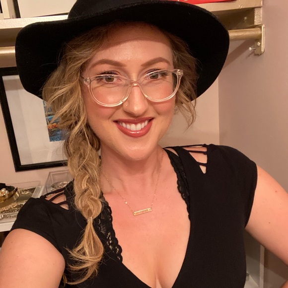 Meet your Posher, Ashley - Picture 3 of 4